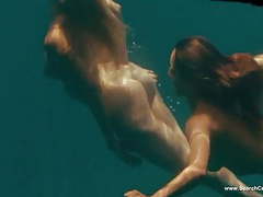 ChiliMovies presents: Kelly brook & jessica szohr nude & sexy - piranha - hd