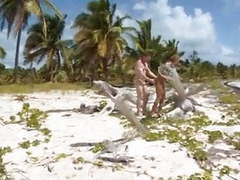 ChiliMovies presents: Beach sex
